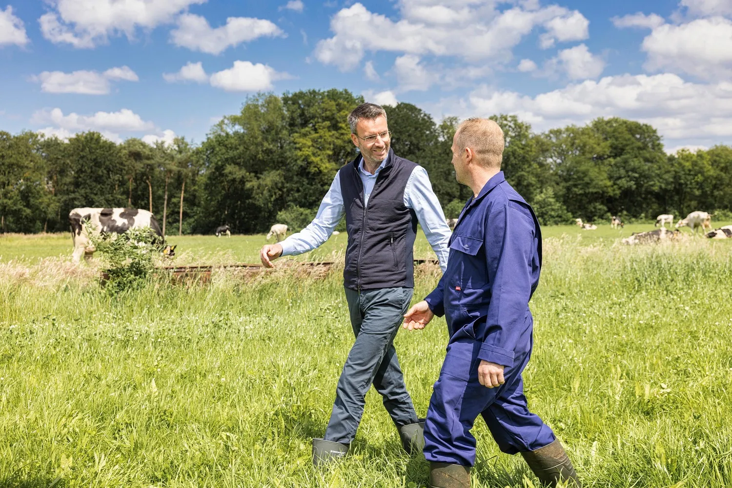 Jan Vreugdenhil met melkveehouder